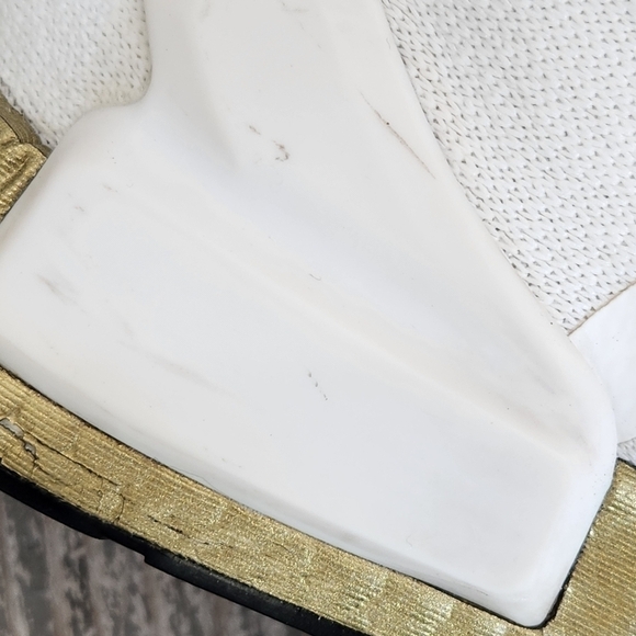 ADIDAS NMD R1 V2 Gold Boost Running Lace Stretch Sneakers White, US Men's 7.5 - Picture 7 of 11